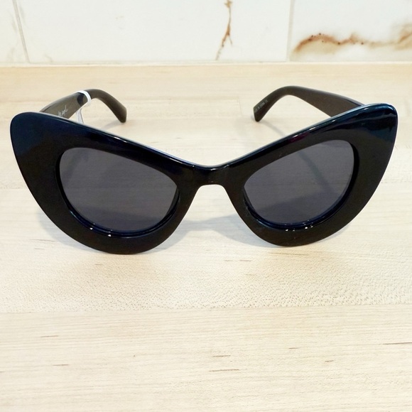 FREE PEOPLE Black Rounded Cat Eye Sunglasses NEW - Picture 6 of 6